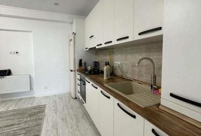 Garsonieră în Titan - 2