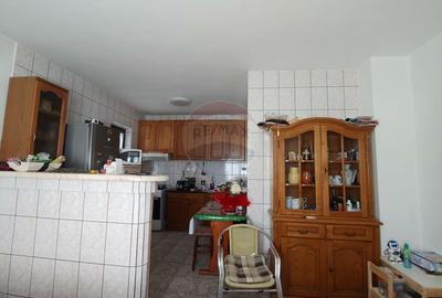 Casă individuală cu 6 camere cu Canalizare în Zvoriștea - 54