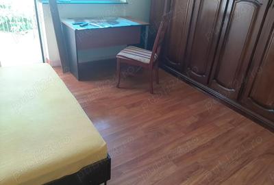 Casă cu 6 camere cu Teren 200 Mp în Central - 2