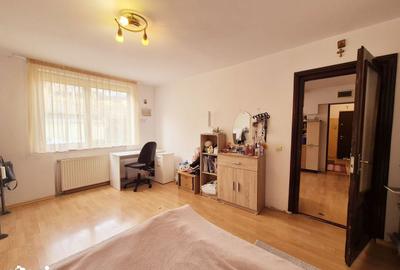 Apartament cu 4 camere semidecomandat în Precista - 11