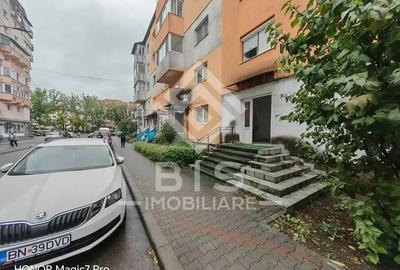 Apartament 3 camere - parter - pretabil ca si spatiu comercial