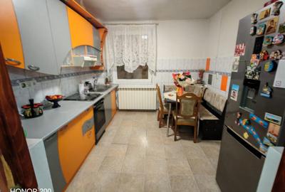 Apartament cu 3 camere decomandat în Central - 1