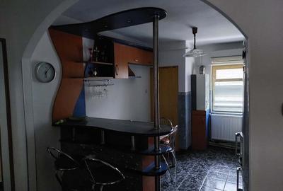 Apartament cu 4 camere decomandat în Ocna Mureș - 2