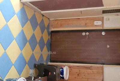 Apartament cu 3 camere semidecomandat în Giurgiului - 4