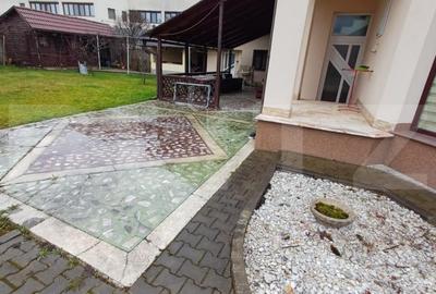 Casă cu 5 camere cu Garaj în Centura - 12