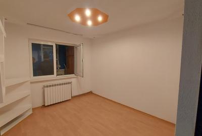 3 camere Micro 13, etaj 4 cu pod, intretinut, 55000 Euro - 3