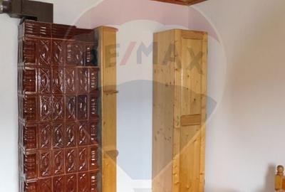 Casă individuală cu 9 camere cu Canalizare în Central - 12