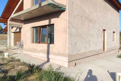 Casă cu 4 camere în Ungureni - 4