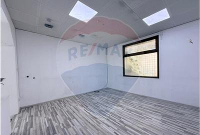 Spa?iu comercial 110 mp-Inchiriere- vizibilitate excelenta - 2