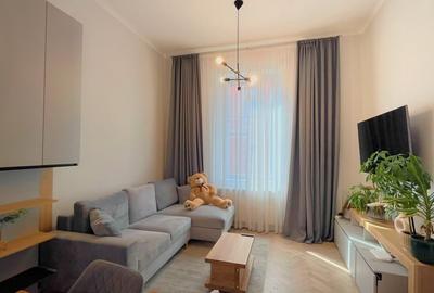 Apartament cu 2 camere semidecomandat, mobilat în Central - 1