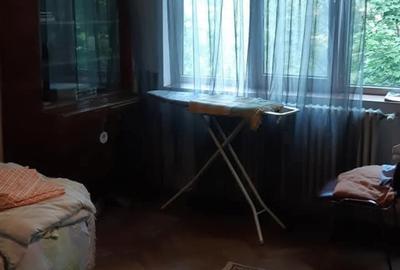 Apartament cu 3 camere semidecomandat în Tătărași - 1