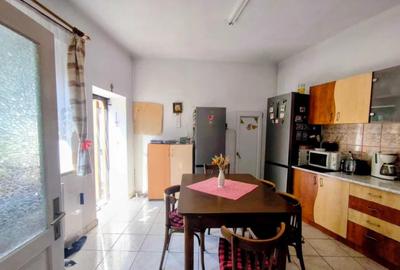 Apartament 3 camere, decomandat - zona Schei - 4