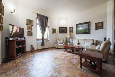 Apartament ultracentral cu 3 camere, 2 băi și curte privată - 3