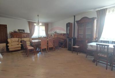 Casa / Vila de lux cu 5 camere de vanzare in Vadu Moldovei, Suceava - 20