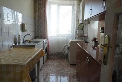 Apartament 2 camere etaj 3 zona centrala, langa Liceul Pedagogic - 11