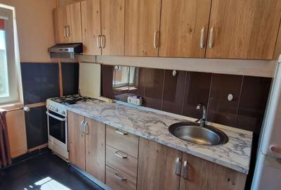 Apartament cu 2 camere semidecomandat în 6 Vânători