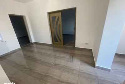 Casă cu 3 camere cu Canalizare în Central - 9