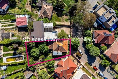 Casă individuală cu 4 camere cu Canalizare în Central - 1