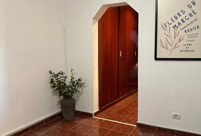 Vand apartament 3 camere zona Lebada - 2