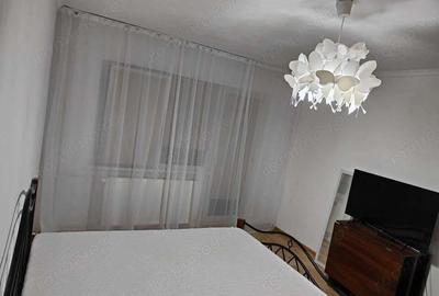 Apartament cu 3 camere, semidecomandat, situat in zona Sagului. - 2