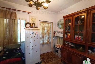 Casă cu 5 camere cu Garaj în Central - 7