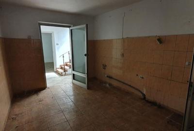 Casă cu 5 camere cu Teren 240 Mp în Nord - 9