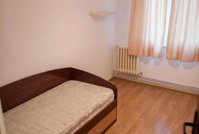 Apartament cu 3 camere decomandat în Canta - 4