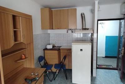 Garsonieră decomandată în Central