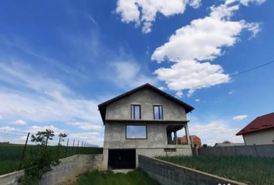 Casă cu 4 camere cu Garaj în Muntenii de Sus - 12