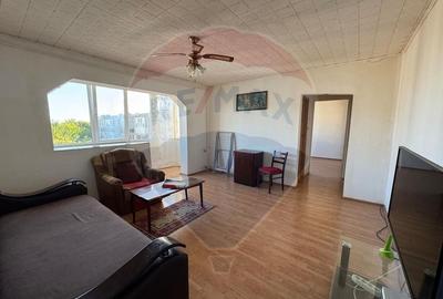 Apartament cu 2 camere semidecomandat, mobilat în Aurel Vlaicu