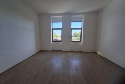 Casă individuală cu 6 camere cu Canalizare în Gelu - 18