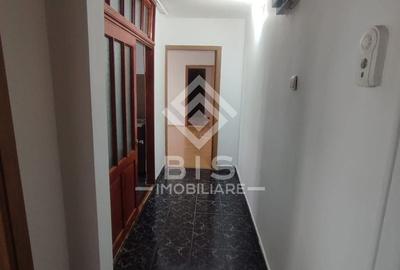 Apartament cu 3 camere semidecomandat în Decebal - 3