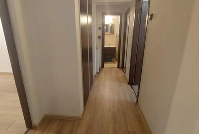 Apartament cu 3 camere decomandat în Decebal - 2