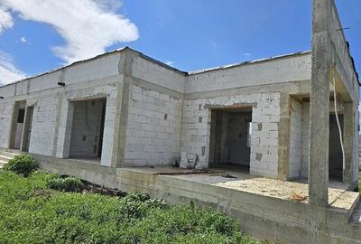 Casă cu 2 camere cu Teren 547 Mp în Cetate - 3