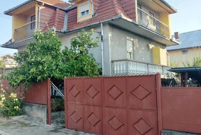 Casă cu 3 camere în Central - 2