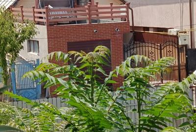 Casă cu 4 camere în Central - 1