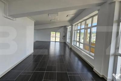 Spațiu comercial, de 2,351 mp, în Central - 13
