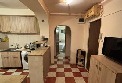 Vand apartament cu 3 camere Strada Amaradia - 8