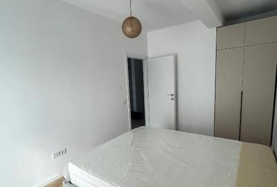 Apartament cu 2 camere, decomandat - zona Tractorul - 3