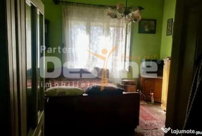 Casă cu 3 camere cu Canalizare în Simeria