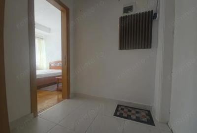 Apartament cu 3 camere semidecomandat în Central - 12