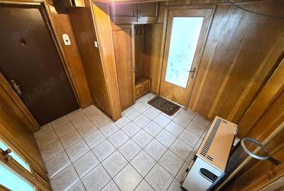 Apartament cu 3 camere decomandat în Micro 16