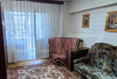 Apartament de inchiriat, cu 3 camere, zona Bd.Independentei - 10