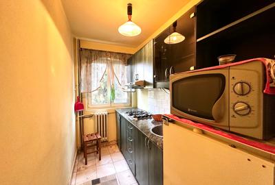 Proprietar , ap. 2 camere , etaj 2 - Dacia - 9