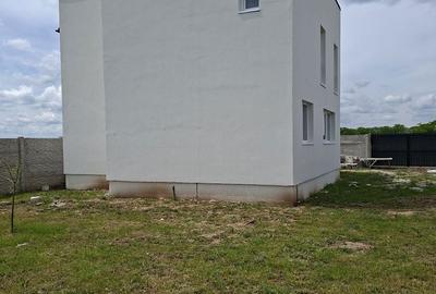 Casă cu 4 camere în Central - 9