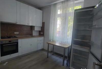 Garsonieră decomandată în Astra