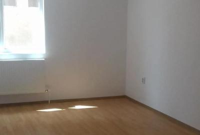 Casă cu 5 camere în Apărătorii Patriei - 3