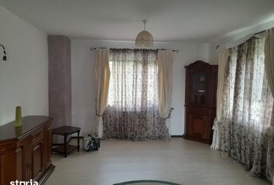 Casă cu 5 camere cu Teren 2000 Mp în Central - 4