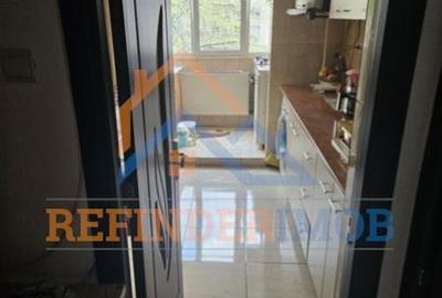 Apartament cu 3 camere decomandat, mobilat în Crângași