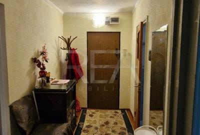 APARTAMENT CU 4 CAMERE DE VANZARE IN ZONA 1 DECEMBRIE 1918 la 132000 EUR - 4